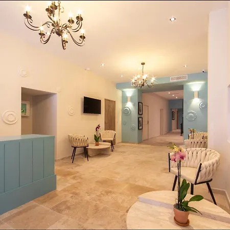 Botanica Hotel 3*